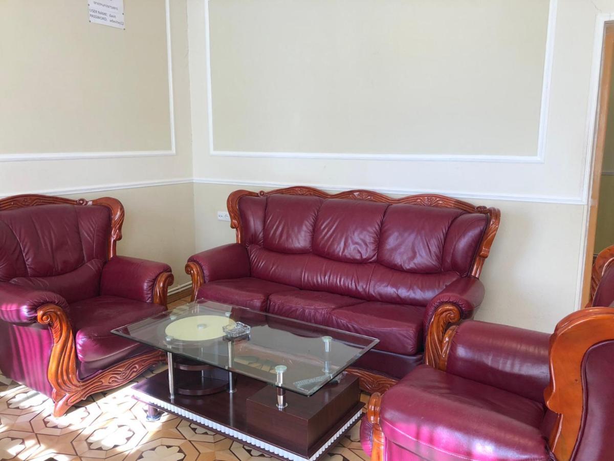 ונדזור Valda Hotel On Tumanyan מראה חיצוני תמונה